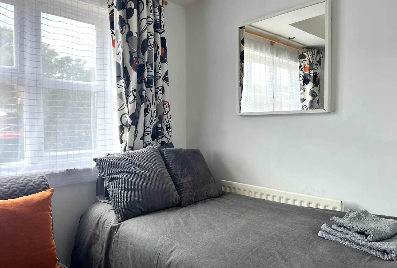 Spacious Apartment - 12 Minutes From Gatwick Ifield United Kingdom